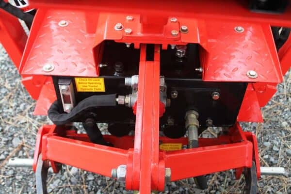 6' Dig Self Contained Backhoe, XFH-BH6 (Mechanical Thumb Included) (Demo/Refurb) - Image 4