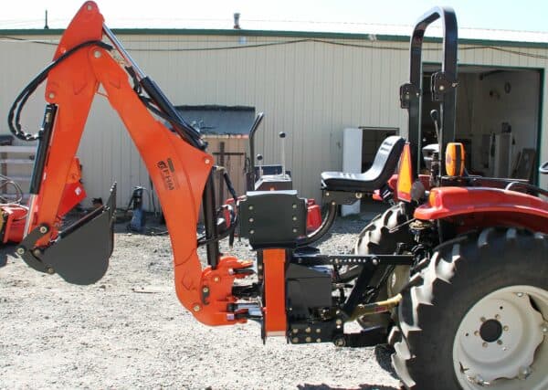 9' dig self contained tractor backhoe, FH-BH9 (Mechanical Thumb Included) - Image 4
