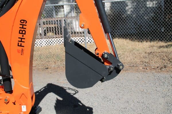 9' dig self contained tractor backhoe, FH-BH9 (Mechanical Thumb Included) - Image 28