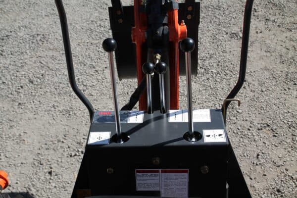 9' dig self contained tractor backhoe, FH-BH9 (Mechanical Thumb Included) - Image 31