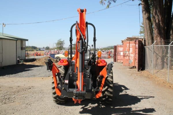 9' dig self contained tractor backhoe, FH-BH9 (Mechanical Thumb Included) - Image 7