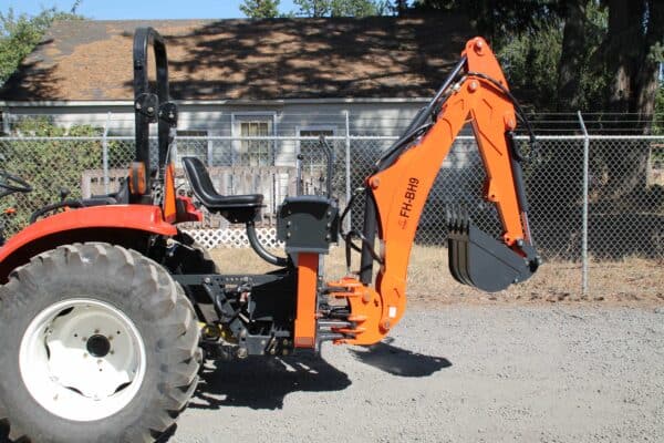 9' dig self contained tractor backhoe, FH-BH9 (Mechanical Thumb Included) - Image 11