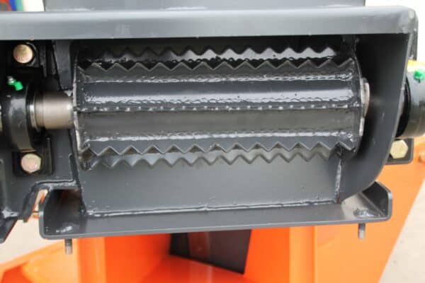 7” Hydraulic Feed Wood Chipper, FH-BX62R - Image 13