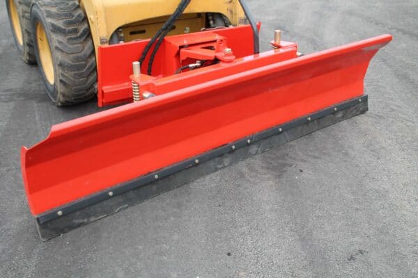 98.4″ Wide Skidsteer/Tractor Quick Attach Snow Blade (FH-SBE240) - Image 9