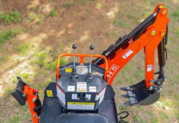 5' Dig Self Contained Backhoe, FH-BH5 - Image 3