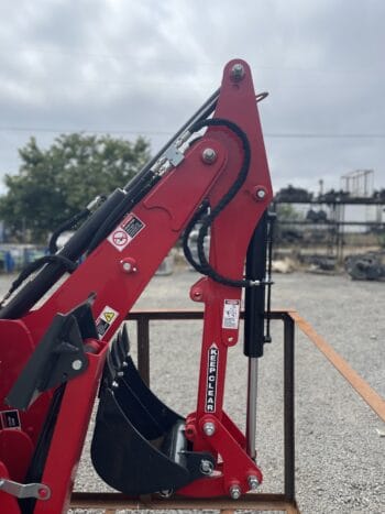 VL-BHM8DT, 8' Dig hydraulic connect BACKHOE with Hydraulic thumb  Cat.I/II 16" Bucket and connection hoses - Image 4