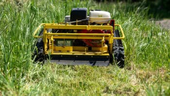 28" Gas Powered, Remote Controlled Mower w/ 15HP EPA Engine PK-RM70 - Image 9